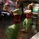 ホテル＆スパ　アンダリゾート伊豆高原 - 食事中のバリ舞踊