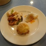 Chuugokuryouri Shisen - 鶏肉チーズかけ ・ 一口餃子  ・  鶏肉とイカ炒め