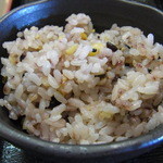 Udon Hanamusubi - うどんにはセットで十六穀米がつきます