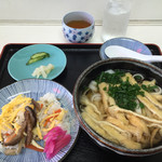 かどや - 2015.5.17　きざみきしめんとバラ寿司（半分）,漬物付き680円(税込)