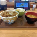 すき家 - 牛丼(並盛)+つゆだく+ねぎだく サラダランチセット 650円 ♪