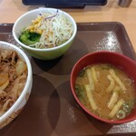 すき家 - サラダ、みそ汁 ♪