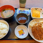 街かど屋 - 料理写真:ハーフ&ハーフ朝定食　690円