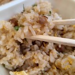 餃子の王将 - 料理写真:小さな焼豚の欠片が少々卵少々とネギ少々ꉂ(笑)