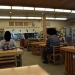 かなくま餅 - 結構大きな店内だよ