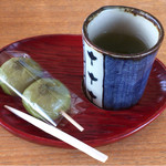 茶遊菓楽 諏訪園 - 茶団子でお茶をいただく