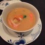 眺遊楼 - スープは急須で別に提供され、スタッフが注いでくれました