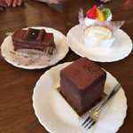 ネオクラシック クローバー - ひとり1個ずつ注文 長崎石畳ショコラ、ふわふわショート、生チョコ、