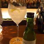 BAR Too - 日本酒トニック。柑橘ピールを浮かべて…シンプルながら、香りの二重奏が見事！