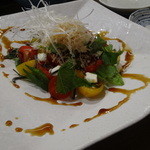 CHAMIROCK CHICKEN SHOP - ミニトマトとモッツァレラのサラダ