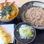 ゆで太郎 - 料理写真:ミニ海老天とじ丼セット¥850