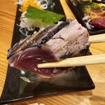 個室居酒屋 土佐将軍 魁宴 - めちゃくちゃ分厚いカツオのたたき