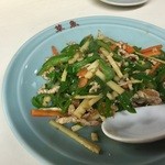 草魚 - 肉とピーマン炒め。名物？のにんにくを少し加えても美味。