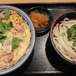 御そば処 美松 - 親子丼と冷たいうどんで￥９００だった