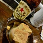 酔い処 誠 - お通しのおでんと瓶ビール