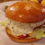 イーストヴィレッジ - モッツァレラバーガー