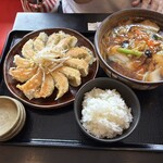 五味八珍 - 料理写真:五目ラーメンと浜松餃子のセット