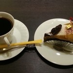 めがねミュージアム - ガトーショコラ、HOT珈琲