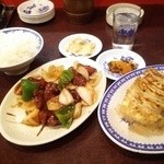 豚珍館 - 酢豚750円 餃子300円 白飯200円