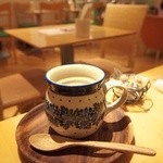 カフェフレディ - セットドリンクはホットコーヒー。可愛いカップ♡