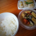 梅の花 - 豆乳グリーンカレーと花小箱