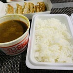 みよしの - 料理写真:ペアセット1530円。餃子6個×2人前、カレー2人前、ライス2個