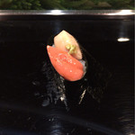 金寿司 - ホタテ卵巣 赤が雌  白が雄