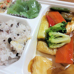 ほっともっと - いかと彩り野菜のカレー炒め