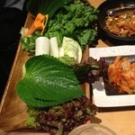 韓感 - サムギョプサルに使うサンチュなどの野菜セット