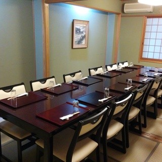 We have a private tatami room with a sunken kotatsu, which is great for women.
