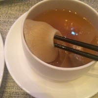 中国料理 陽明殿 - フカヒレ姿入り蒸しスープ
                  