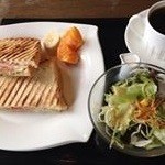 VERDURE cafe - 素材の良さと珈琲の美味しさ・自然で素朴でストレートに美味しいと感じるお城の前のVERDURE cafe