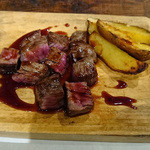 横浜チーズカフェ - 牛フィレ肉のレアステーキ 150g