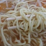 大三元 - 味噌ラーメン￥600（麺固め）麺アップ