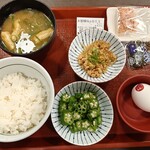 なか卯 - 料理写真:鶏そぼろ まぜのっけごはん朝食(小盛り)