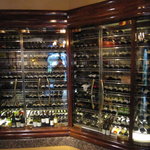 あざみ野うかい亭 - ワインセラーが目を引きます