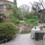 あざみ野うかい亭 - 窓の外の庭園がまたキレイで・・・