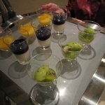 あざみ野うかい亭 - 旬のフルーツを使った、小さなグラスの一口デザート