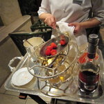 あざみ野うかい亭 - パティシエが私たちの目の前で