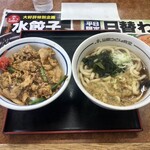 山田うどん - 料理写真:本日の日替り　豚スタ丼とたぬきうどん　¥940-