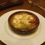 BAR 保志 - 海老のアヒージョ