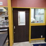 ゆで太郎 - 入り口近くに製麺室が！