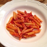 トラットリア・アルベロ - イタリアサラミのトマト煮込みソース・ペンネ