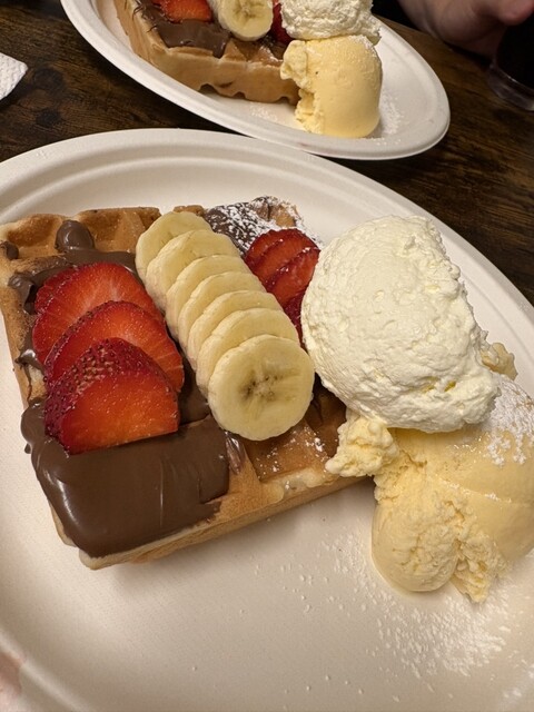 Waffle and Berry - ワイキキ/カフェ | 食べログ