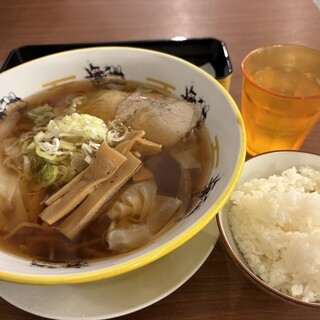 ワンタンメンの満月_1