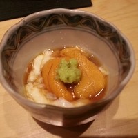 鮨 しお津 - しお津さん、スタートこちらから。ウニと湯葉。