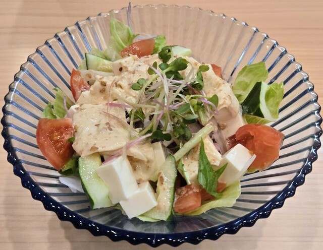 京生湯葉と絹豆腐のヘルシーサラダ