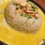 ステーキのどん - 料理写真:付属のライスを課金でガーリックライスに!生玉子◯×⬜︎※△? と言われて分からず… 一気に空間に流される