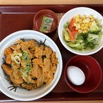 なか卯 - 料理写真:ウニ丼 サラダ 温玉
