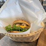 フレッシュネスバーガー - 料理写真:マッシュルームチーズバーガーポルチーニソース